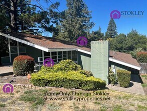 Building Photo - 137 Donna Maria Way