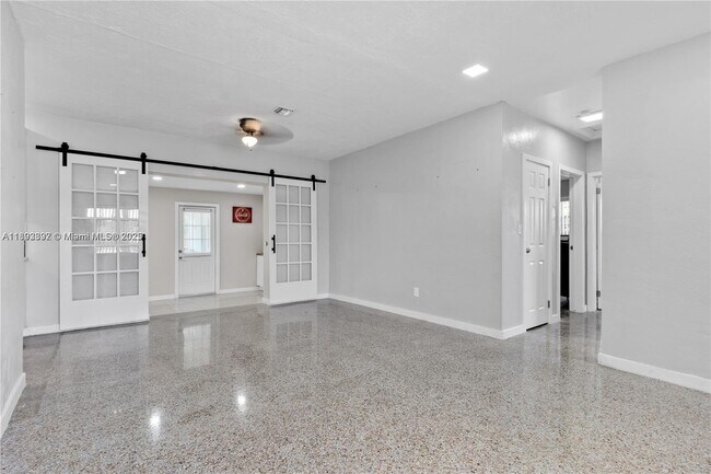 Foto del edificio - 174 NE 211th St