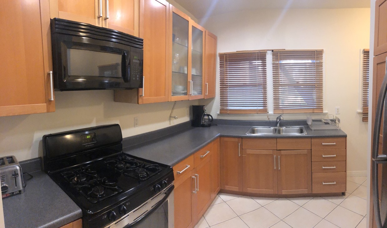 KITCHEN - 206 California Ave