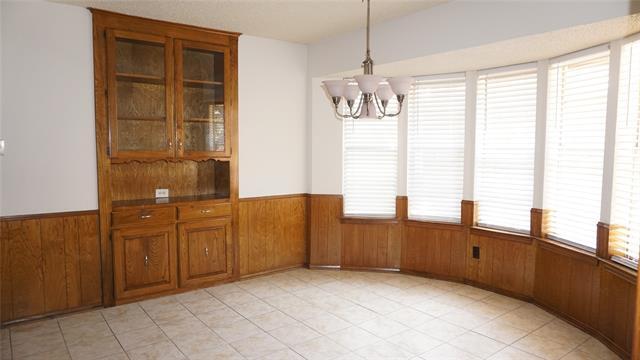Building Photo - 2701 Meadow Creek