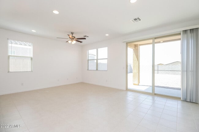 Foto del edificio - 4546 Stonecrop Dr