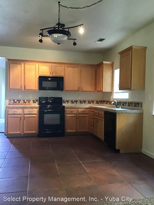 Building Photo - 3 br, 2 bath House - 341 Mosburg Loop