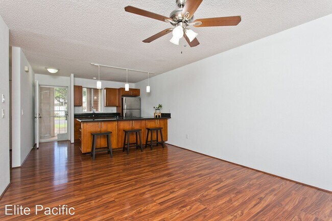 Foto del edificio - 2 br, 2 bath House - 94-539 Lumiaina St V104