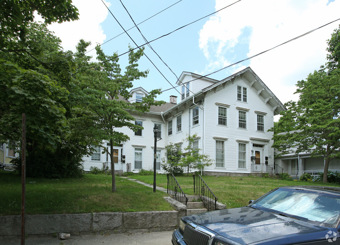 Primary Photo - 32-34 Channing St