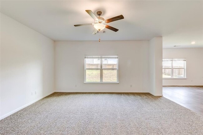Foto del edificio - 117 Fairfax Ln
