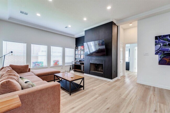 Foto del edificio - 2706 Ridgeglen Ln