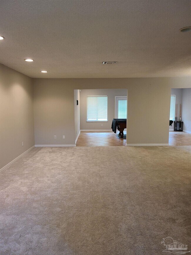 Foto del edificio - 9007 Autumn Ln