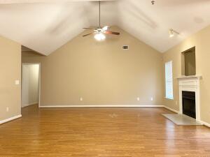 Building Photo - 919 Cannock St