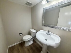 Building Photo - 12959 Trail Hollow Dr