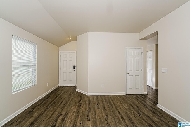 Foto del edificio - 148 Jonathan Dr