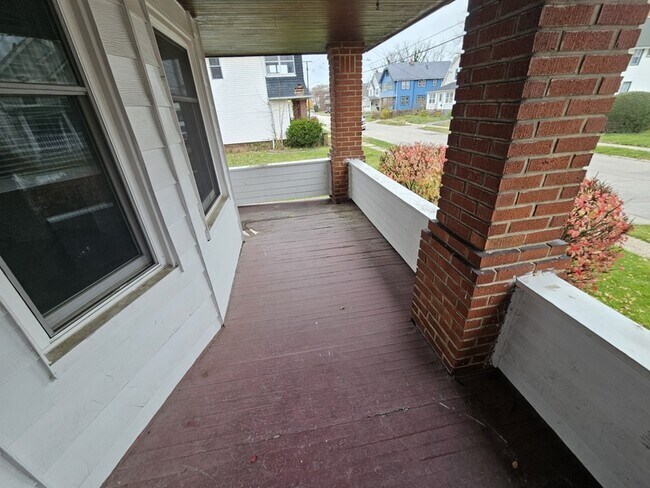 Foto del edificio - 15906 Corsica Ave