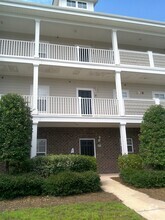 Building Photo - 216 Castle Dr