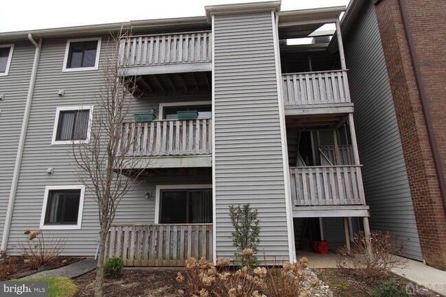 Foto del edificio - 5015 Ravens Crest Dr