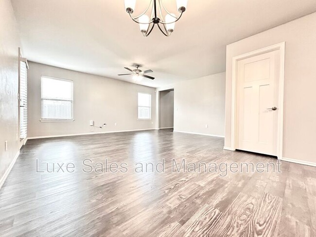 Building Photo - 8806 SW 45th St