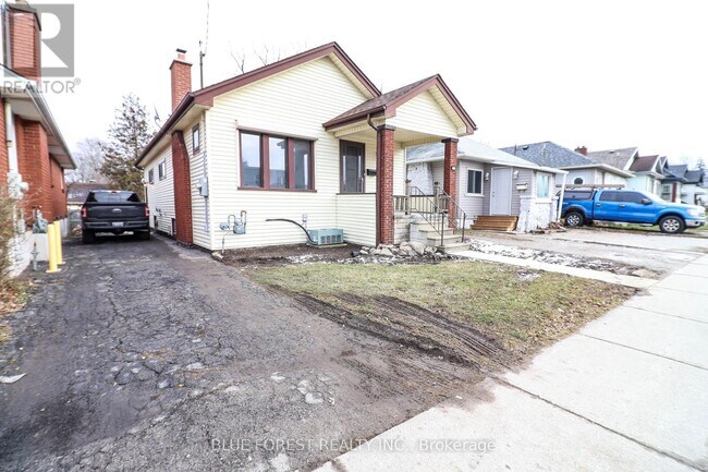 Building Photo - 334 Wharncliffe Rd S