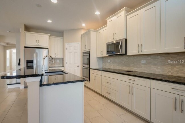 Building Photo - 8763 Crescendo Ave