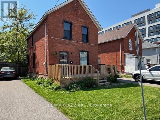 Photo du bâtiment - 177 Athol St E