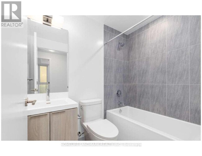 Photo du bâtiment - 5858 Yonge St