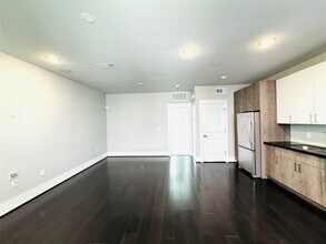 Building Photo - 2401 Crawford St