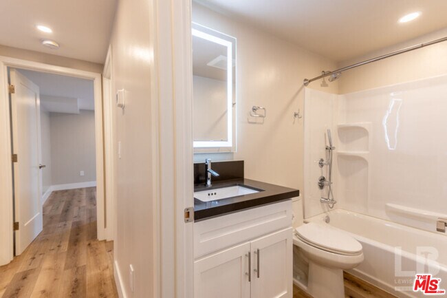 Foto del edificio - 564 Pearl St