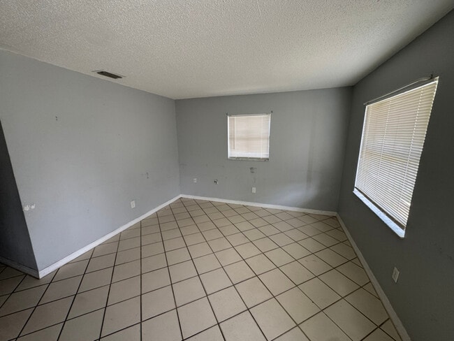 Building Photo - 304 Tarpon St