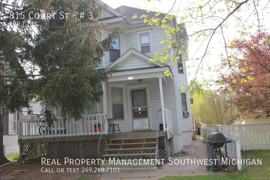 Foto principal - 815 Court St