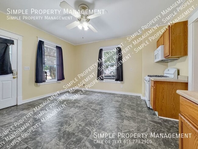 Building Photo - MOVE-IN SPECIAL!  Half off first month's r...