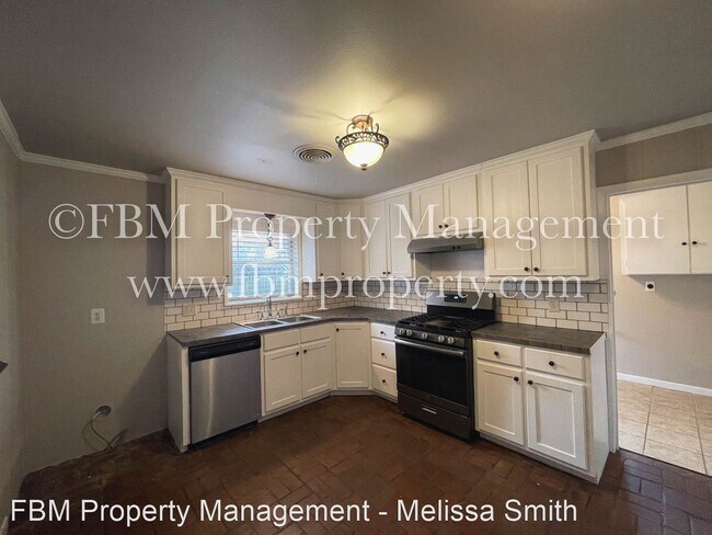 Building Photo - 3 br, 2 bath House - 2016 W Belclaire Circle