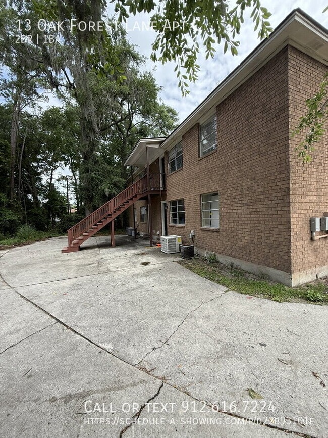 Building Photo - 13 Oak Forest Ln
