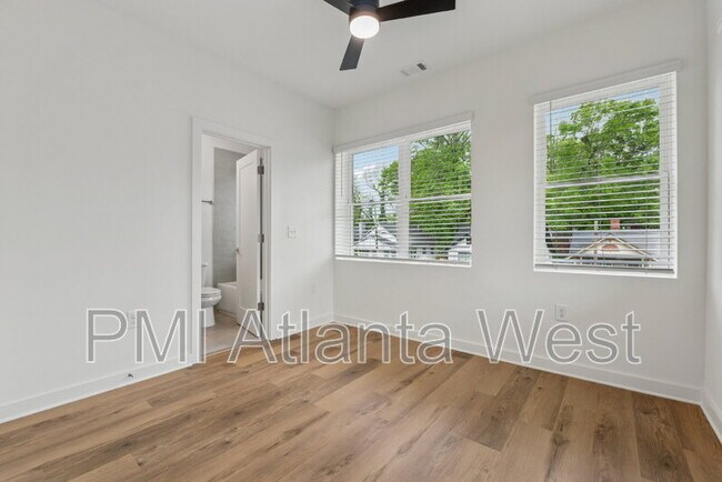 Building Photo - 750 Cascade Pl SW