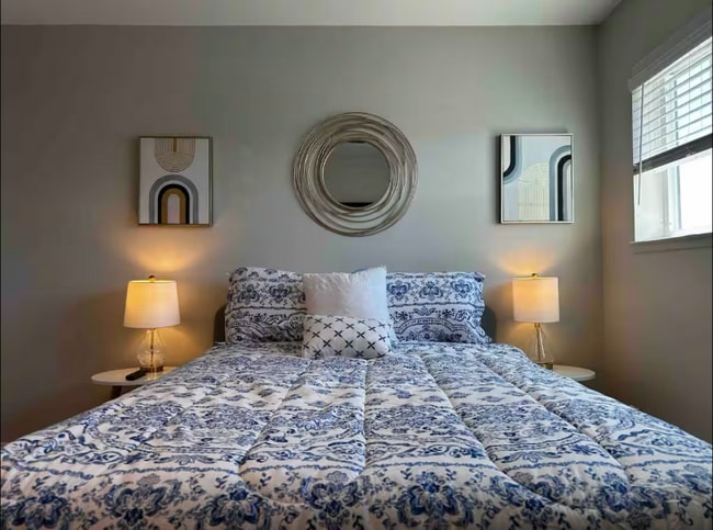 Building Photo - 514 Luna Dr