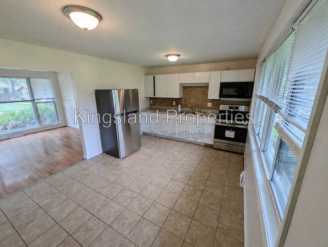 Building Photo - 10229 Edgefield Dr