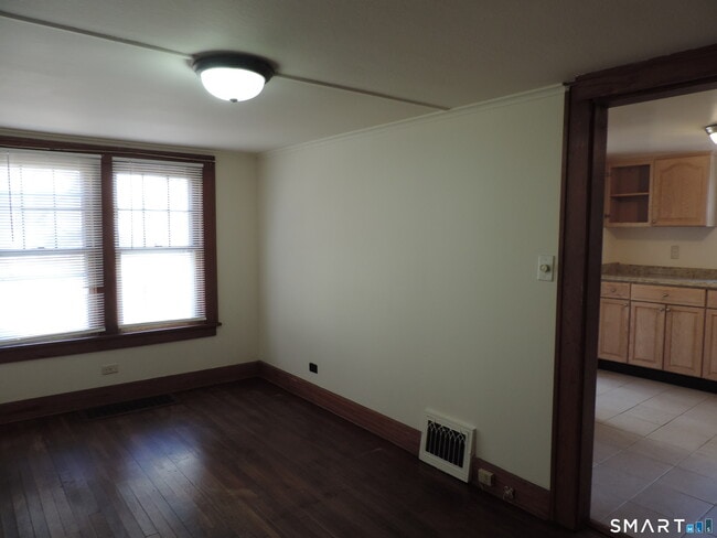 Building Photo - 13 Reynolds Rd