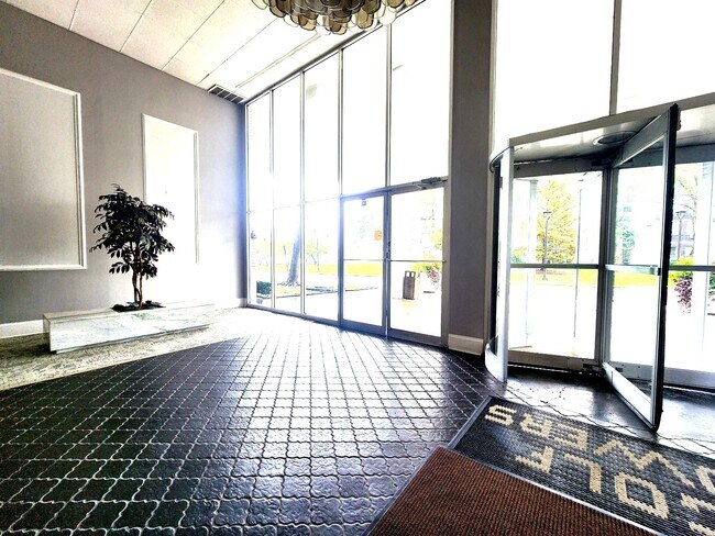 Building Photo - 9009 Golf Rd