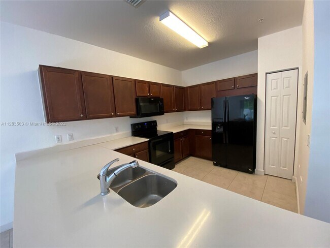 Foto del edificio - 210 NW 109th Ave