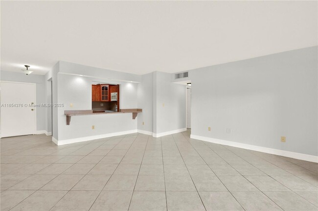Building Photo - 1335 W 68th St