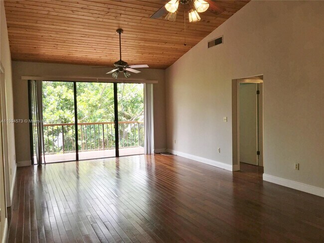 Building Photo - 55 Ocean Ln Dr
