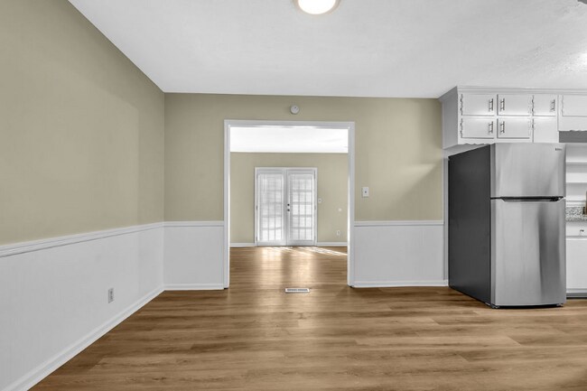 Building Photo - 4684 Santa Fe Trail SW