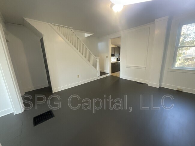 Foto del edificio - 305 N Newberry St