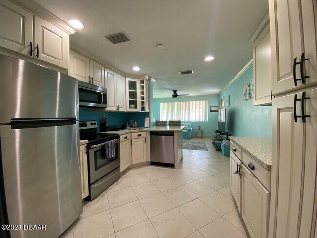 Building Photo - 7 Azalea Dr