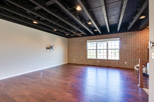 Foto del edificio - 9581 Tahoe Dr