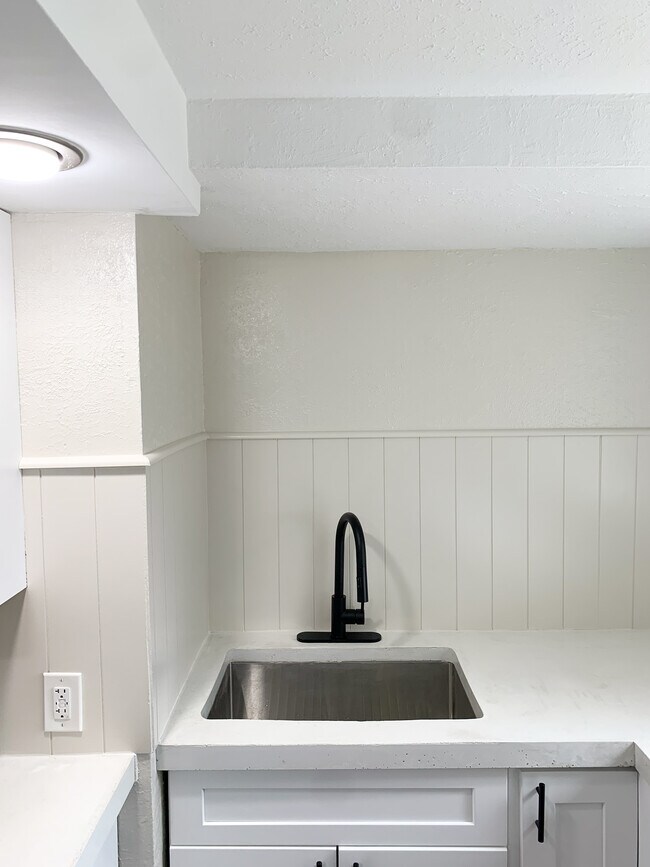 Kitchen - 648 E 400 S