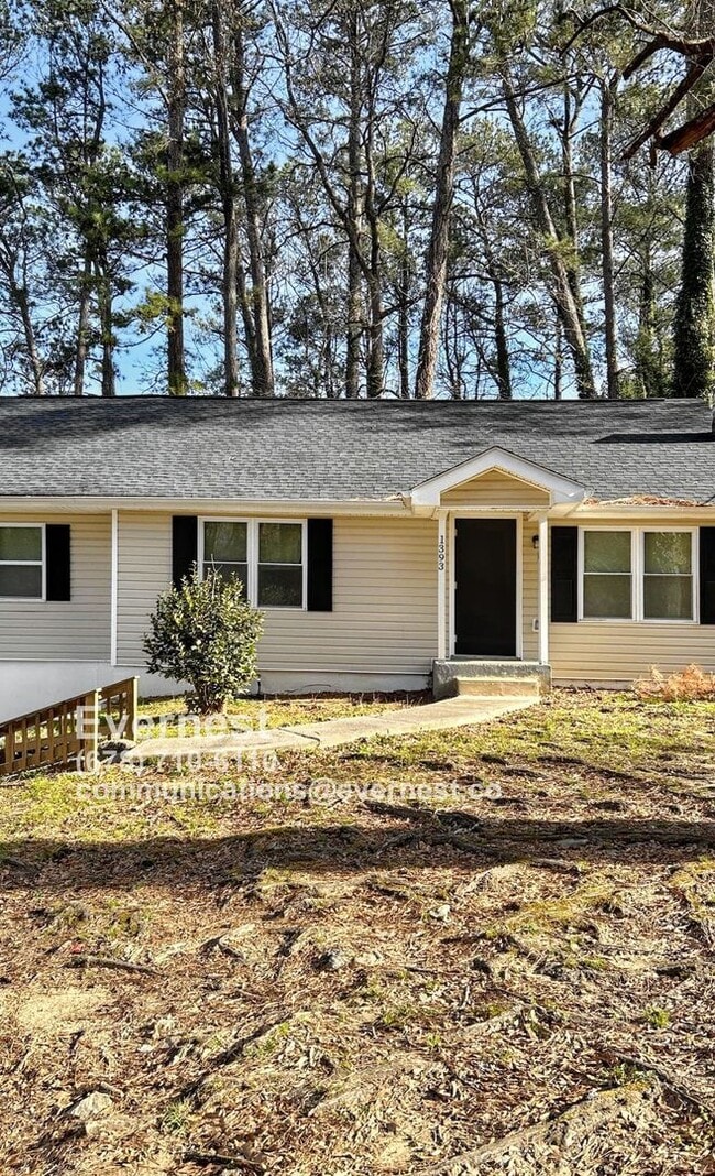 Building Photo - 1393 Northwest Dr NW