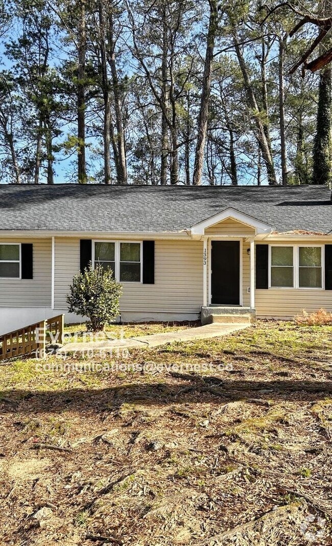Building Photo - 1393 Northwest Dr NW