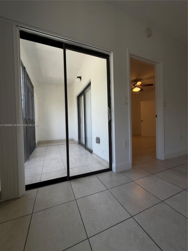 Foto del edificio - 2550 SW 18th Terrace