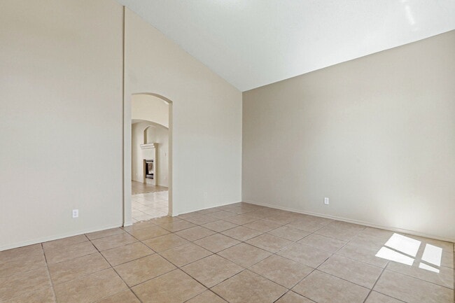 Building Photo - 1445 Paseo De Flor St