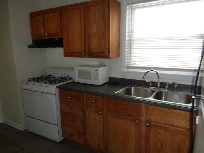 Building Photo - 10748 S Harlem Ave