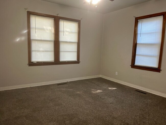 Foto del edificio - 2 BEDROOM 1 BATH HOME FOR RENT IN JOPLIN-$975 RENT-$975 DEPOSIT