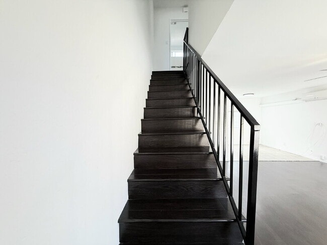Foto del edificio - 1343 W 36th St