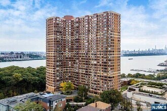 Building Photo - 100 Old Palisade Rd